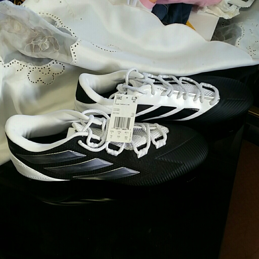 Adidas freak carbon low football cleats